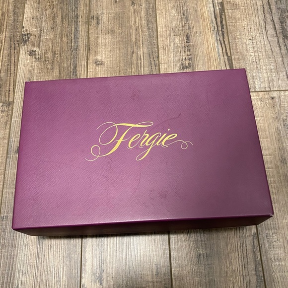 Fergie Nacho Plum Genova’s - Picture 5 of 5